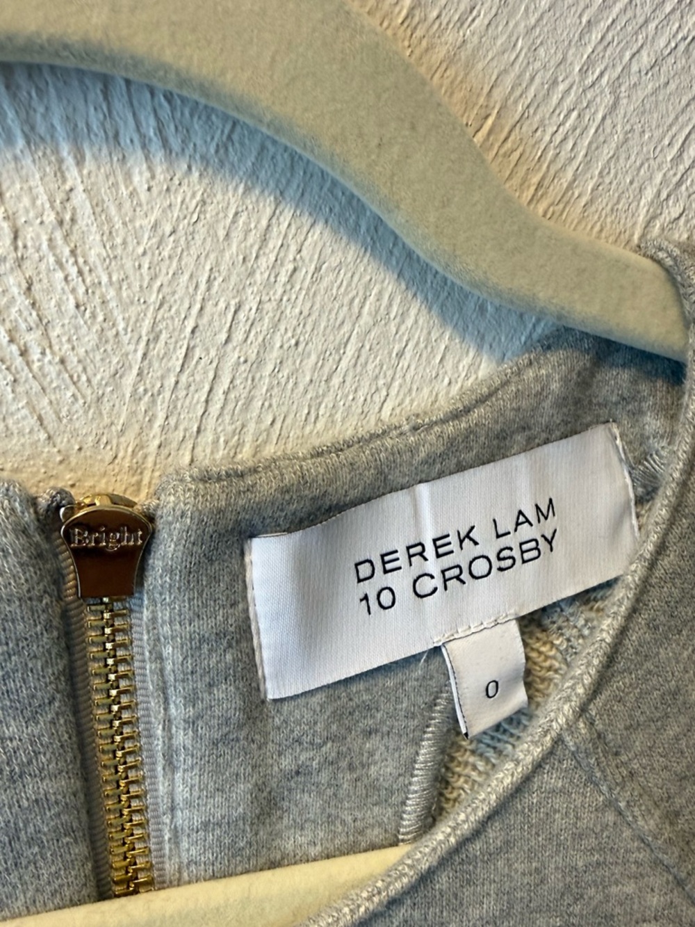 Derek Lam 10 Crosby 100% Cotton Sculpted Knit Top Gray Raw Edge Designer Sz 0 - Picture 3 of 4